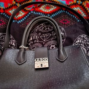 GUESS 81 Los Angeles Black Purse w/Shoulder Strap